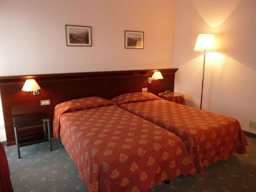 Hotel Torretta Montecatini Terme Rum bild